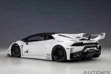 Indlæs billede til gallerivisning 1/18 Liberty Walk LB Silhouette Lamborghini Huracan GT, white 1:18