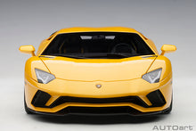 Indlæs billede til gallerivisning 2017 Lamborghini Aventador S, pearl yellow 1:18