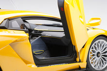 Indlæs billede til gallerivisning 2017 Lamborghini Aventador S, pearl yellow 1:18