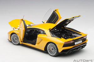 2017 Lamborghini Aventador S, pearl yellow 1:18