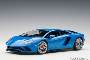 2017 Lamborghini Aventador S, pearl blue 1:18