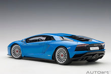 Indlæs billede til gallerivisning 2017 Lamborghini Aventador S, pearl blue 1:18