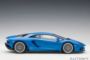 2017 Lamborghini Aventador S, pearl blue 1:18