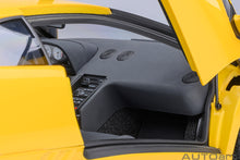 Indlæs billede til gallerivisning LAMBORGHINI DIABLO SE30 JOTA 1995 SUPERFLY YELLOW 1:18