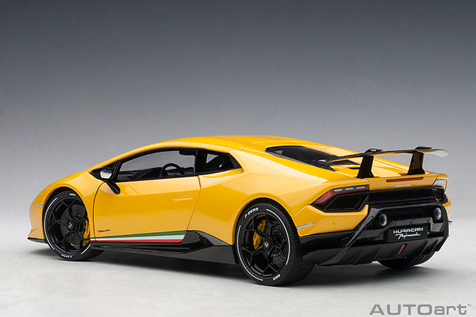 Lamborghini Huracan Performante, giallo inti 1:18