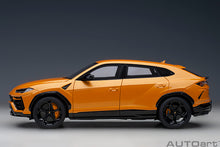 Indlæs billede til gallerivisning 1/18 Lamborghini Urus, arancio borealis 1:18