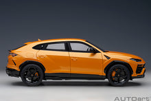 Indlæs billede til gallerivisning 1/18 Lamborghini Urus, arancio borealis 1:18