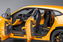 Indlæs billede til gallerivisning 1/18 Lamborghini Urus, arancio borealis 1:18