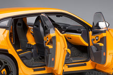 Indlæs billede til gallerivisning 1/18 Lamborghini Urus, arancio borealis 1:18