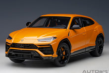 Indlæs billede til gallerivisning 1/18 Lamborghini Urus, arancio borealis 1:18