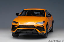 Indlæs billede til gallerivisning 1/18 Lamborghini Urus, arancio borealis 1:18