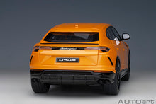 Indlæs billede til gallerivisning 1/18 Lamborghini Urus, arancio borealis 1:18