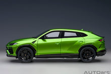 Indlæs billede til gallerivisning 1/18 Lamborghini Urus, verde selvans 1:18