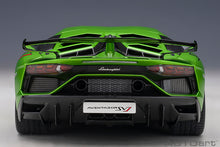 Indlæs billede til gallerivisning Lamborghini Aventador SVJ, verde alceo 1:18