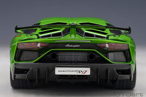 Lamborghini Aventador SVJ, verde alceo 1:18