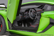 Indlæs billede til gallerivisning Lamborghini Aventador SVJ, verde alceo 1:18