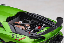 Indlæs billede til gallerivisning Lamborghini Aventador SVJ, verde alceo 1:18