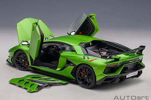 Lamborghini Aventador SVJ, verde alceo 1:18
