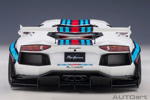 Indlæs billede til gallerivisning Liberty Walk Lamborghini Aventador *Martini*, white/red/blue 1:18