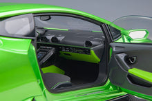 Indlæs billede til gallerivisning 1/18 Lamborghini Huracan Evo, verde selvans 1:18