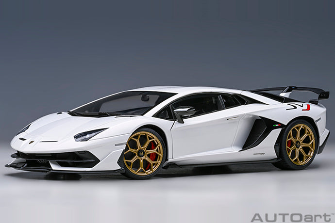 1/18 Lamborghini Aventador SVJ, bianco asopo 1:18