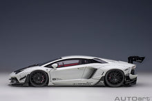 Indlæs billede til gallerivisning 1/18 Liberty Walk Lamborghini Aventador, white 1:18