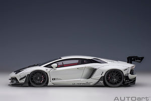 1/18 Liberty Walk Lamborghini Aventador, white 1:18