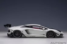 Indlæs billede til gallerivisning 1/18 Liberty Walk Lamborghini Aventador, white 1:18