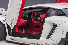 Indlæs billede til gallerivisning 1/18 Liberty Walk Lamborghini Aventador, white 1:18