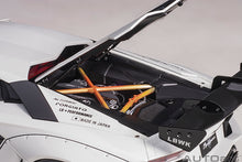Indlæs billede til gallerivisning 1/18 Liberty Walk Lamborghini Aventador, white 1:18