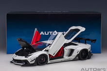 Indlæs billede til gallerivisning 1/18 Liberty Walk Lamborghini Aventador, white 1:18