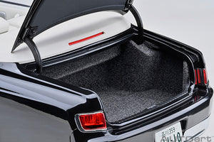 1/18 Toyota Century convertible, black 1:18
