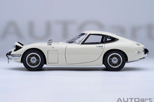 Indlæs billede til gallerivisning TOYOTA 2000GT 1967 WHITE