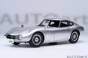 TOYOTA 2000GT 1967 SILVER 1:18
