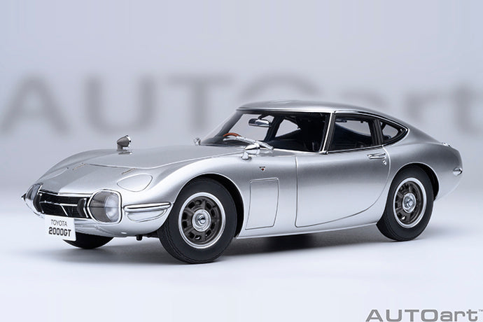 TOYOTA 2000GT 1967 SILVER 1:18