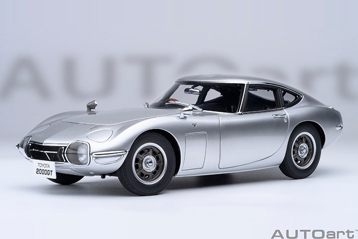 TOYOTA 2000GT 1967 SILVER 1:18