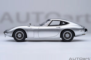 TOYOTA 2000GT 1967 SILVER 1:18