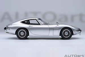 TOYOTA 2000GT 1967 SILVER 1:18