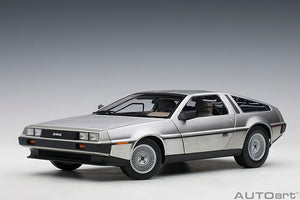 Delorean DMC-12, satin finish 1:18