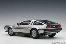 Indlæs billede til gallerivisning Delorean DMC-12, satin finish 1:18