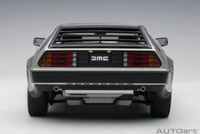 Indlæs billede til gallerivisning Delorean DMC-12, satin finish 1:18