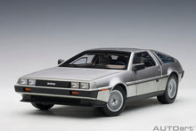 Indlæs billede til gallerivisning Delorean DMC-12, satin finish 1:18