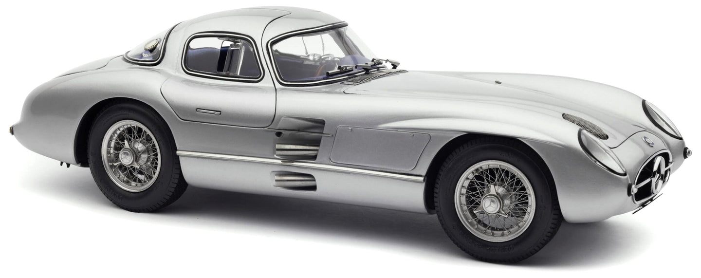 MERCEDES BENZ 300 SLR UHLENHAUT COUPE 1955 - BLUE INTERIOR SILVER 1:18