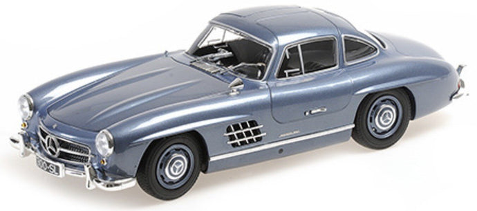 Mercedes Benz 300 SL (W198) 1955 lys blå metallic 1:18