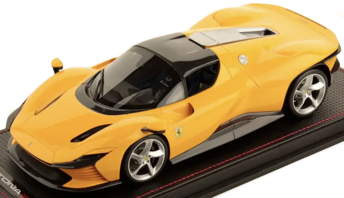 FERRARI DAYTONA SP3 2022 WITH SHOWCASE GIALLO MODENA - YELLOW 1:18