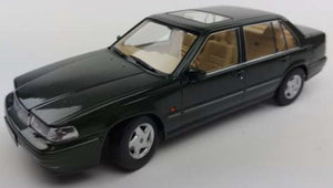 VOLVO 960 OLIVE 1996 DARK GREEN METALLIC  1:18 fra Triple 9