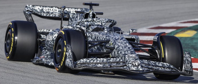 ALFA ROMEO F1 C42 TEAM ORLEN RACING N 88 TEST BARCELONA 2022 ROBERT KUBICA WHITE BLACK 1:43