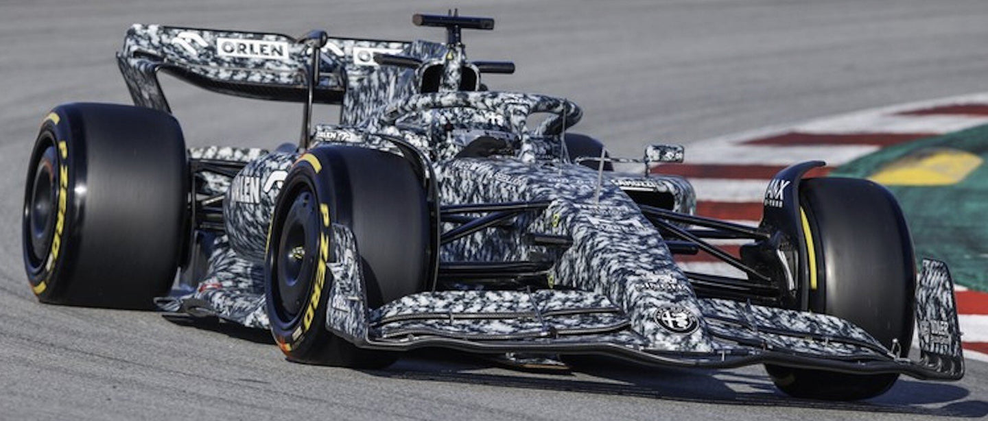 ALFA ROMEO F1 C42 TEAM ORLEN RACING N 88 TEST BARCELONA 2022 ROBERT KUBICA WHITE BLACK 1:43
