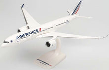 Indlæs billede til gallerivisning AIRBUS A350-900 Air France, Fort-de-France F-HTYM hvid/blå/rød 1:200
