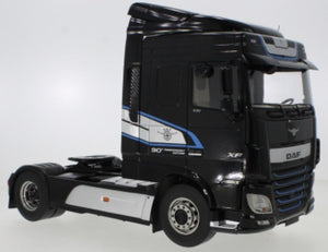 DAF XF SPACE CAB TRACTOR TRUCK 2-ASSI 2018 BLACK WHITE 1:18